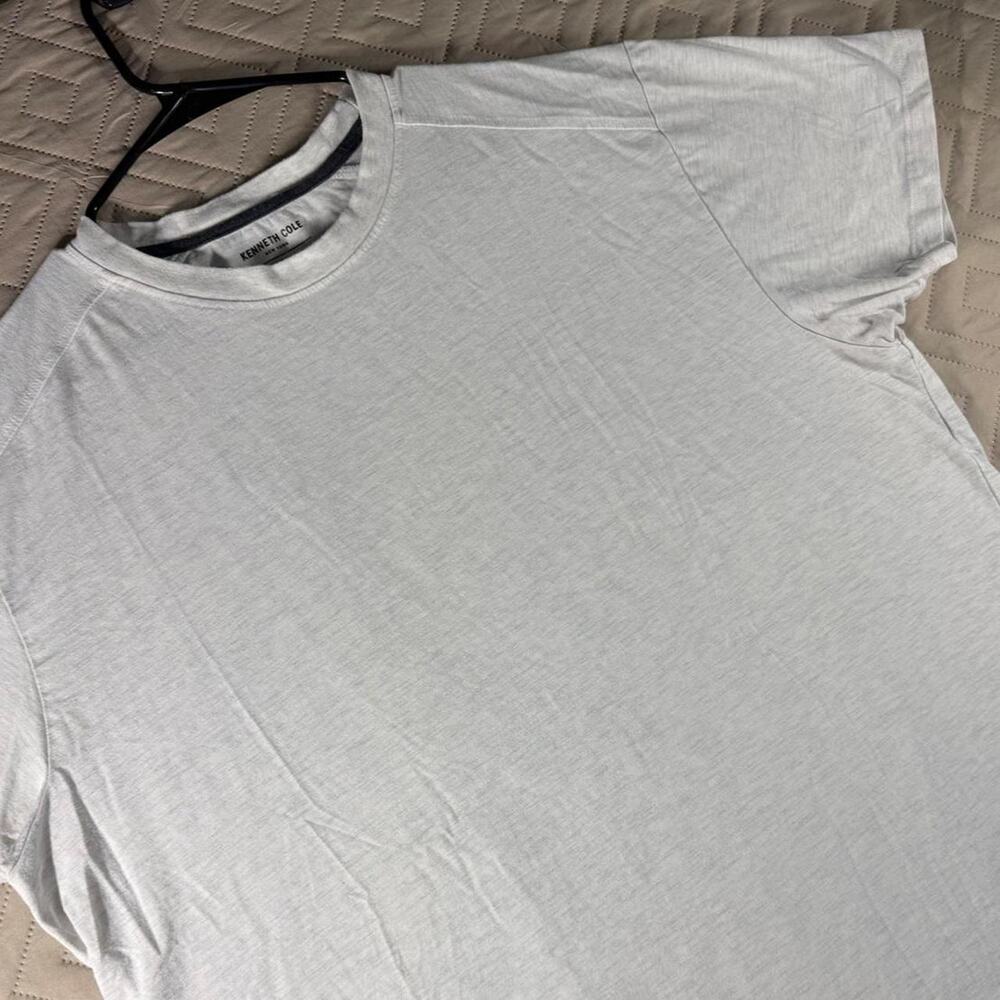 WOMEN Kenneth Cole New York Light Heather grey t-shirt in XXL